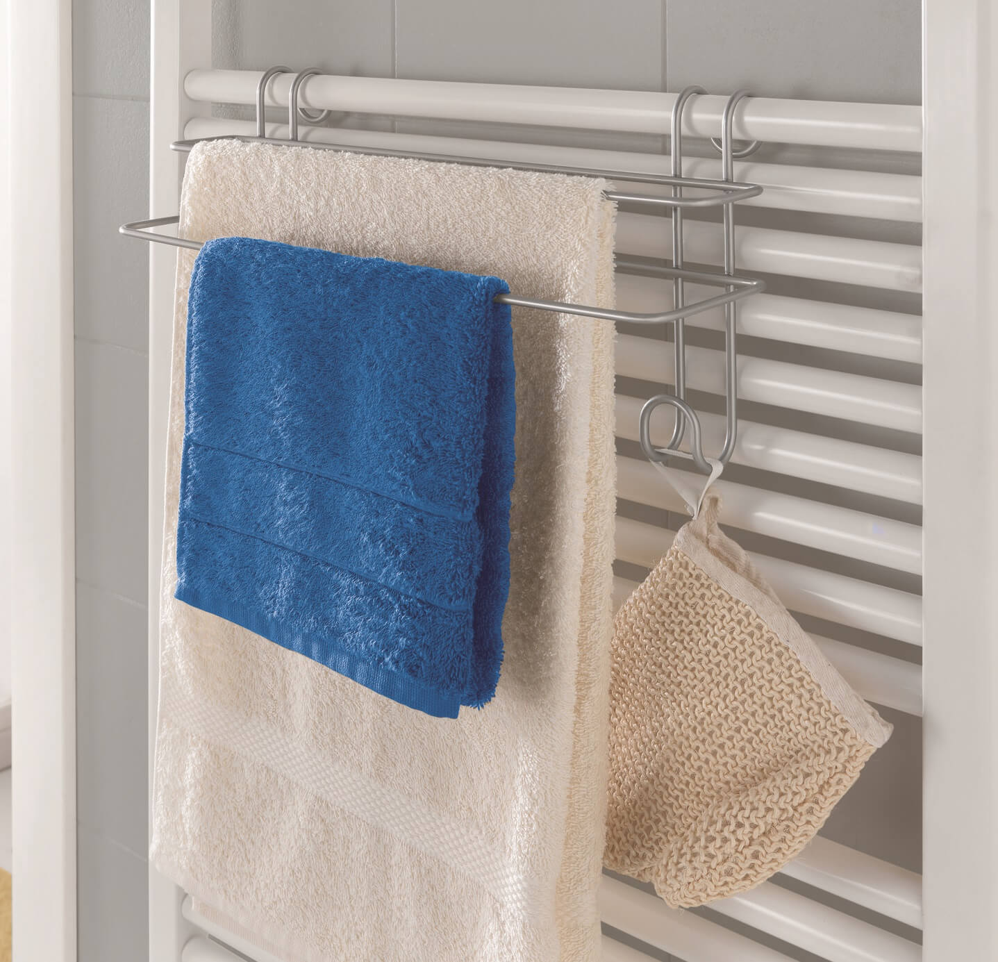 Полотенцесушитель на батарею. Батарея для полотенец в ванную. Батарея для полотенец в ванную. Электрический полотенцесушитель zehnder zeno zne-080-050/dd 908x500. Насадка на батарею в ванную для полотенец.